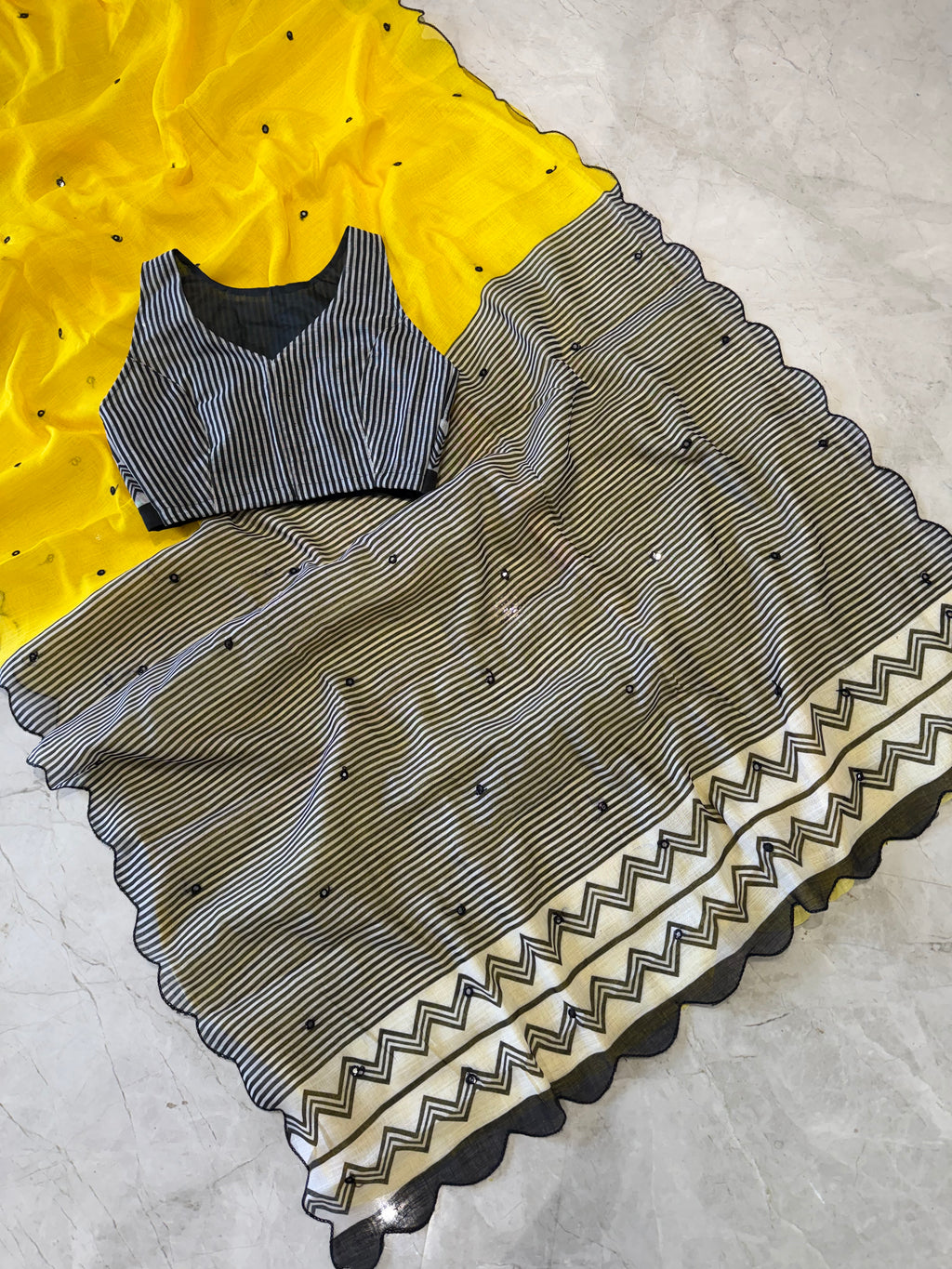 Soft Linen Saree With Digital Print