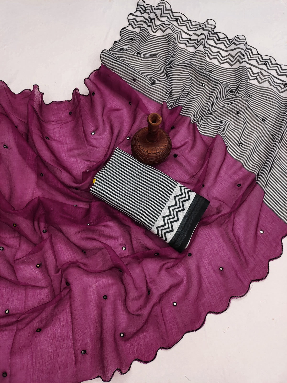 Soft Linen Saree With Digital Print