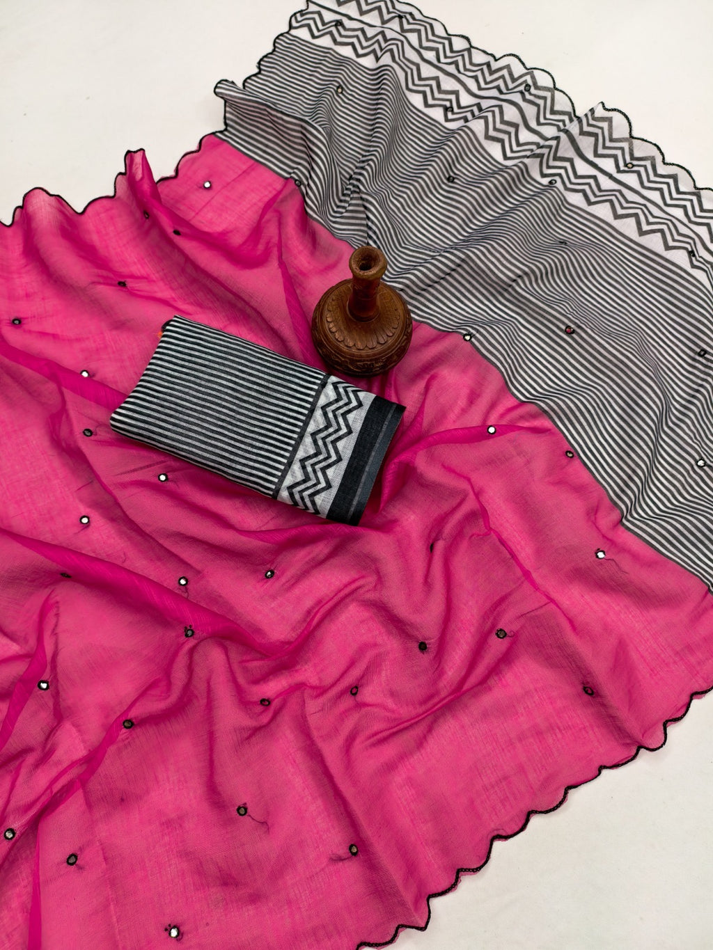 Soft Linen Saree With Digital Print