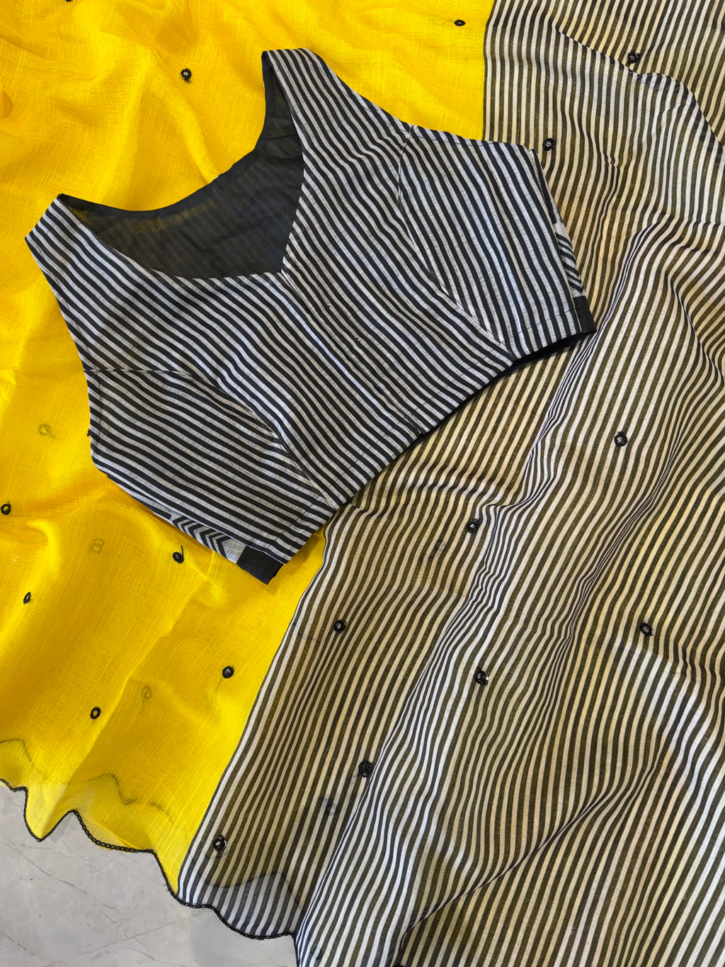 Soft Linen Saree With Digital Print