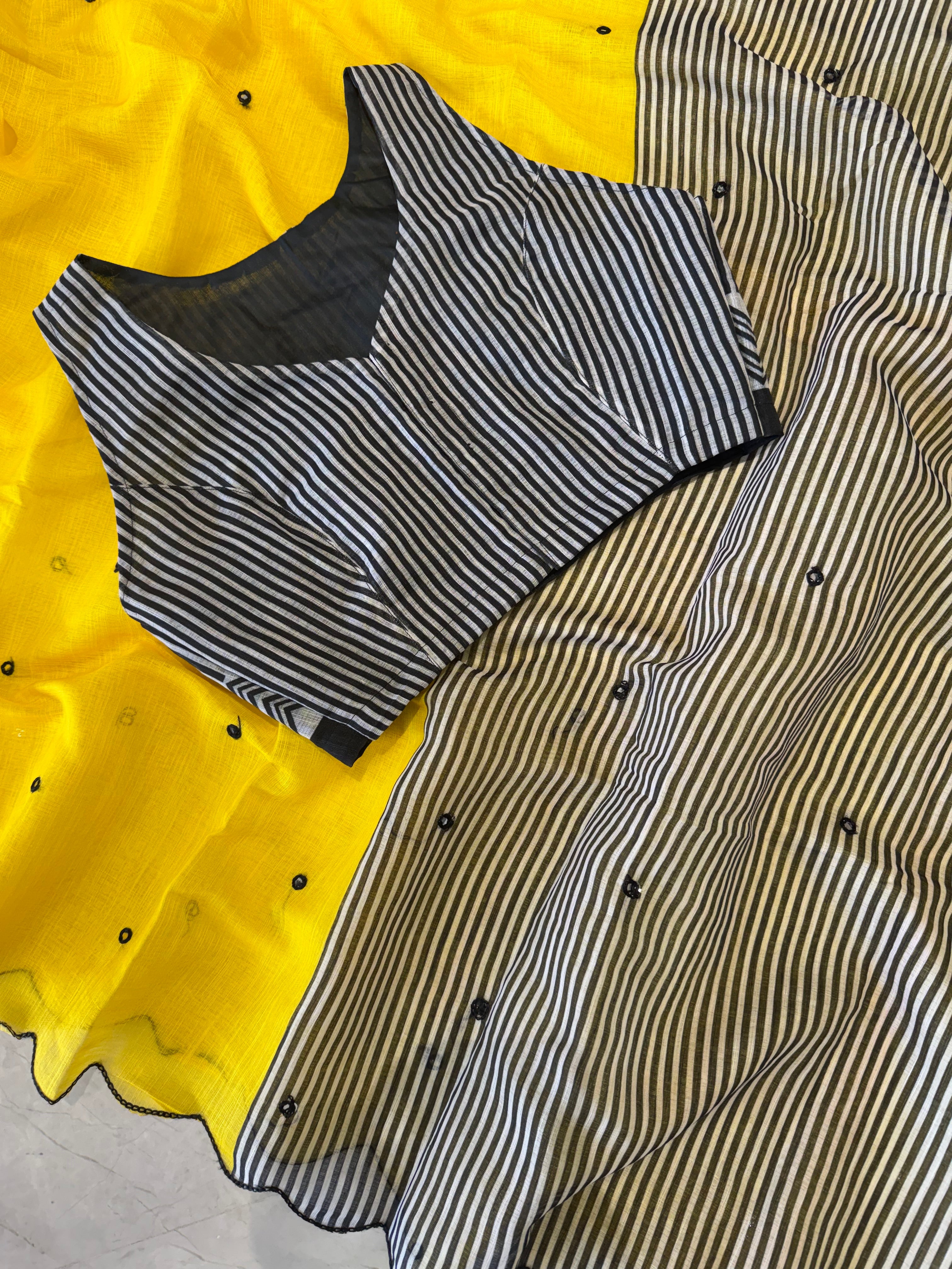 Soft Linen Saree With Digital Print