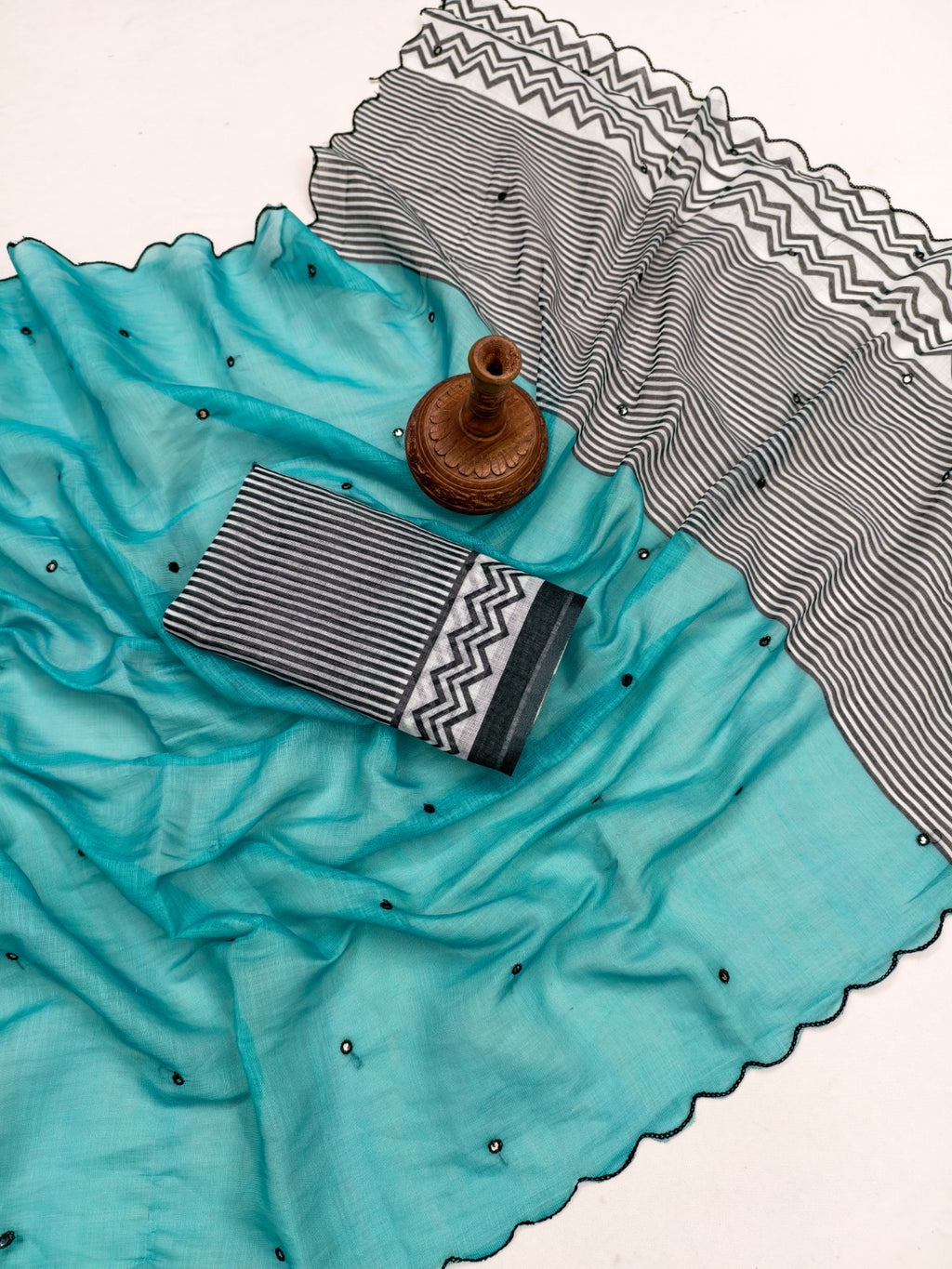 Soft Linen Saree With Digital Print